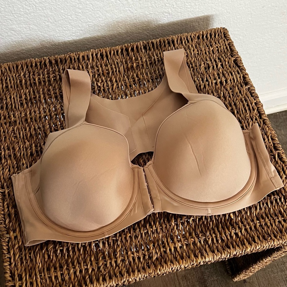 Bali Smooth Supportive Bra in Tan